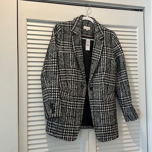 Beautifully crafted loft blazer